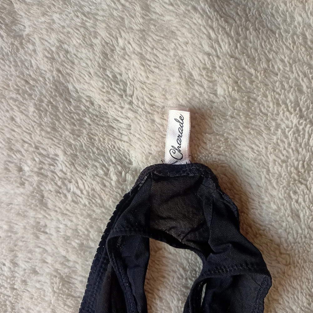 Stylish thong - Picture 3 of 3
